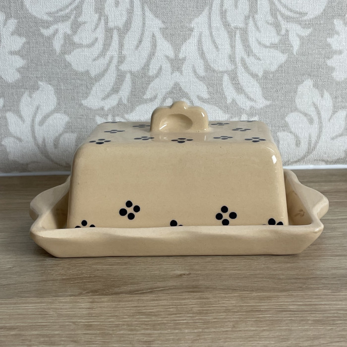 Butter dish cream with blue points