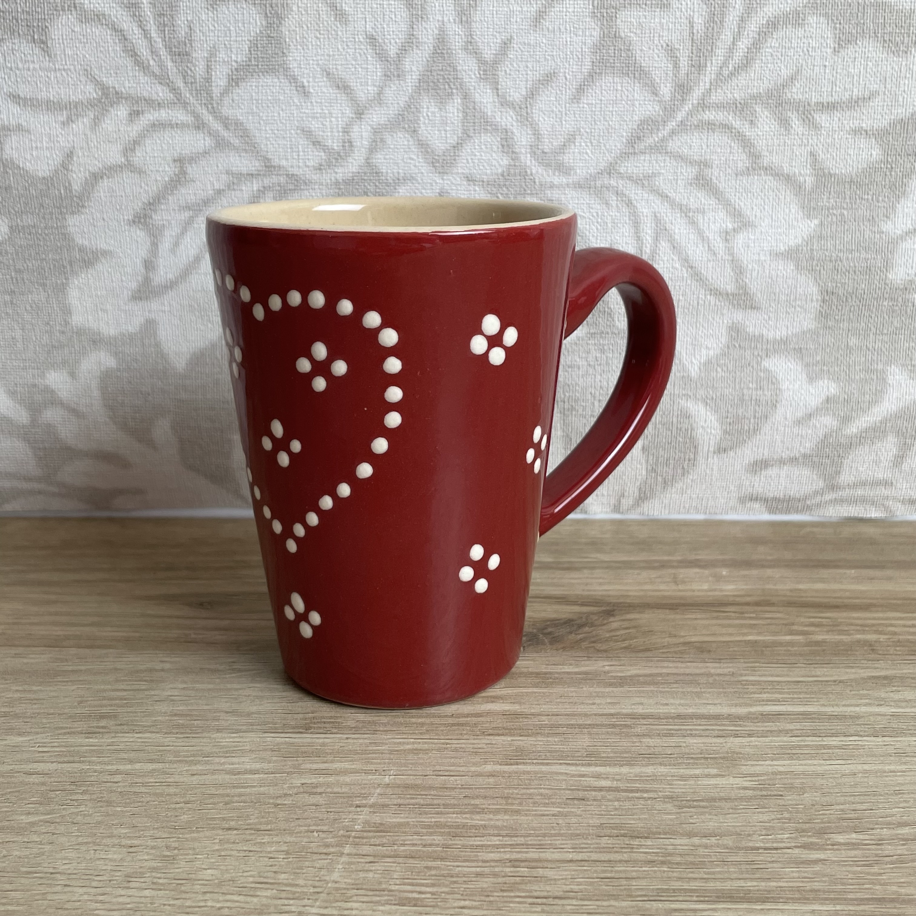 Cup red with hearth