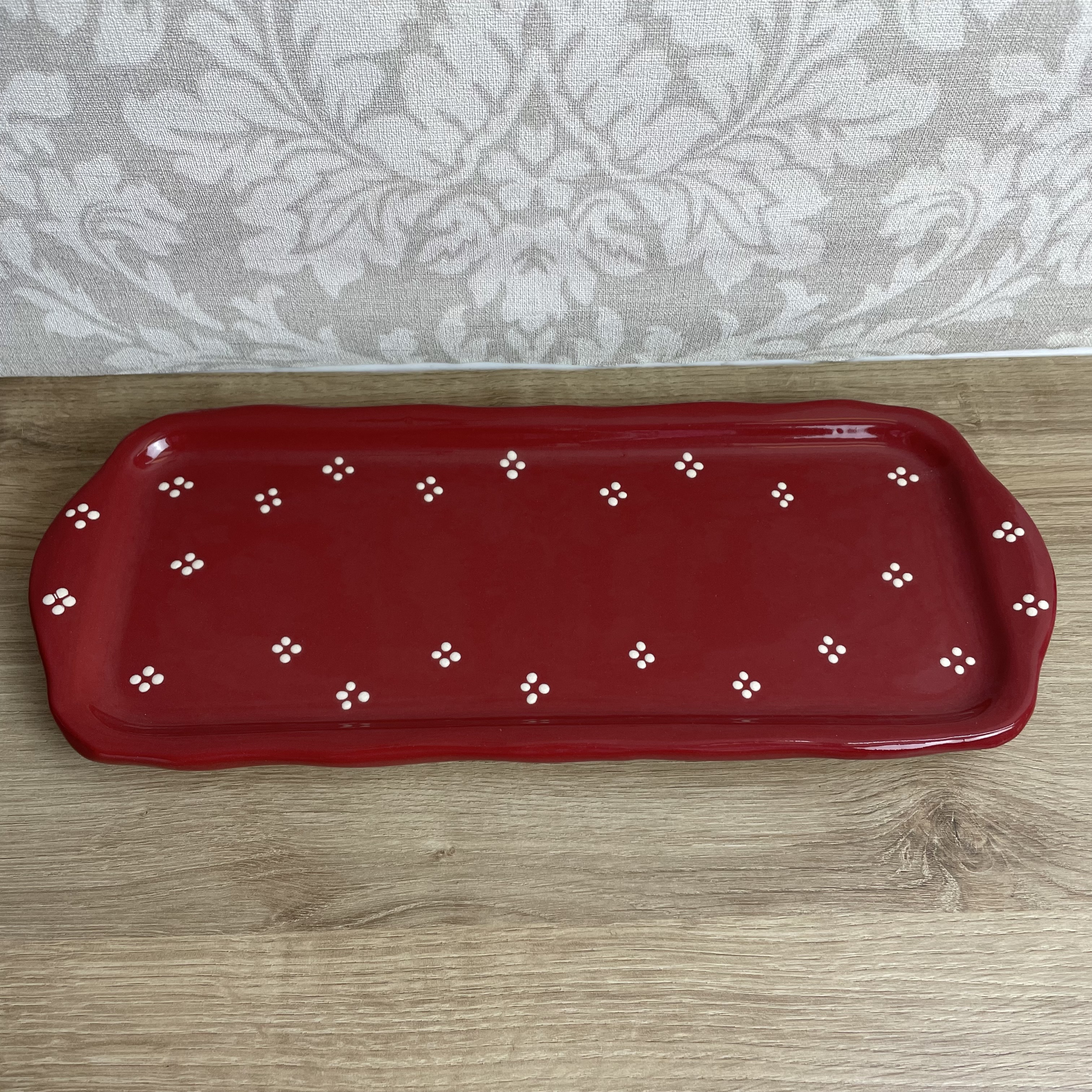 Cake dish red points